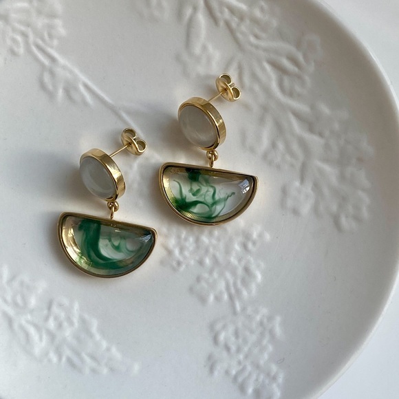 TWO PAIR FOR $55💎*Unique Abstract 18K Gold Plated Resin Drop Earrings*ML - Picture 4 of 11